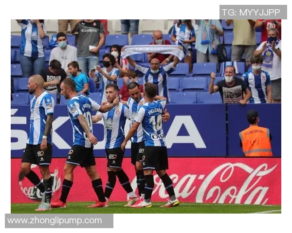 西甲激战：里昂逆转曼联补时绝杀引爆全场激情时刻回顾